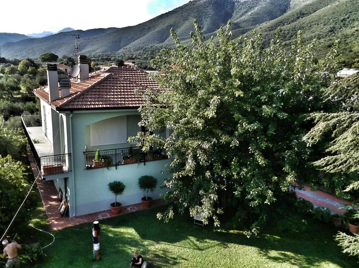 Independent Apartment With A Fabulous Patio - Casa Penny Cisano sul Neva Exterior foto